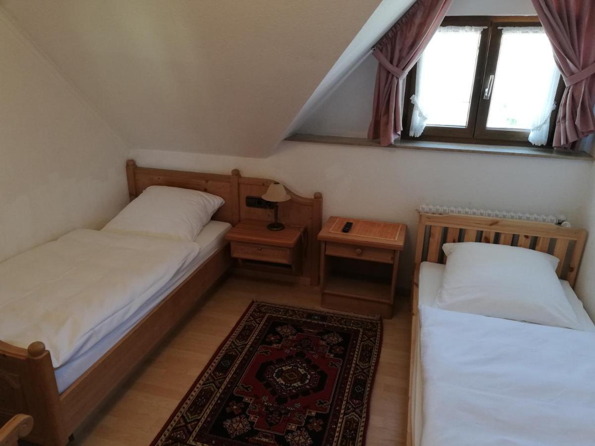 Gaestehaus Roessle Rötenbach Extérieur photo