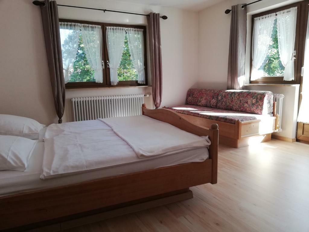 Gaestehaus Roessle Rötenbach Extérieur photo