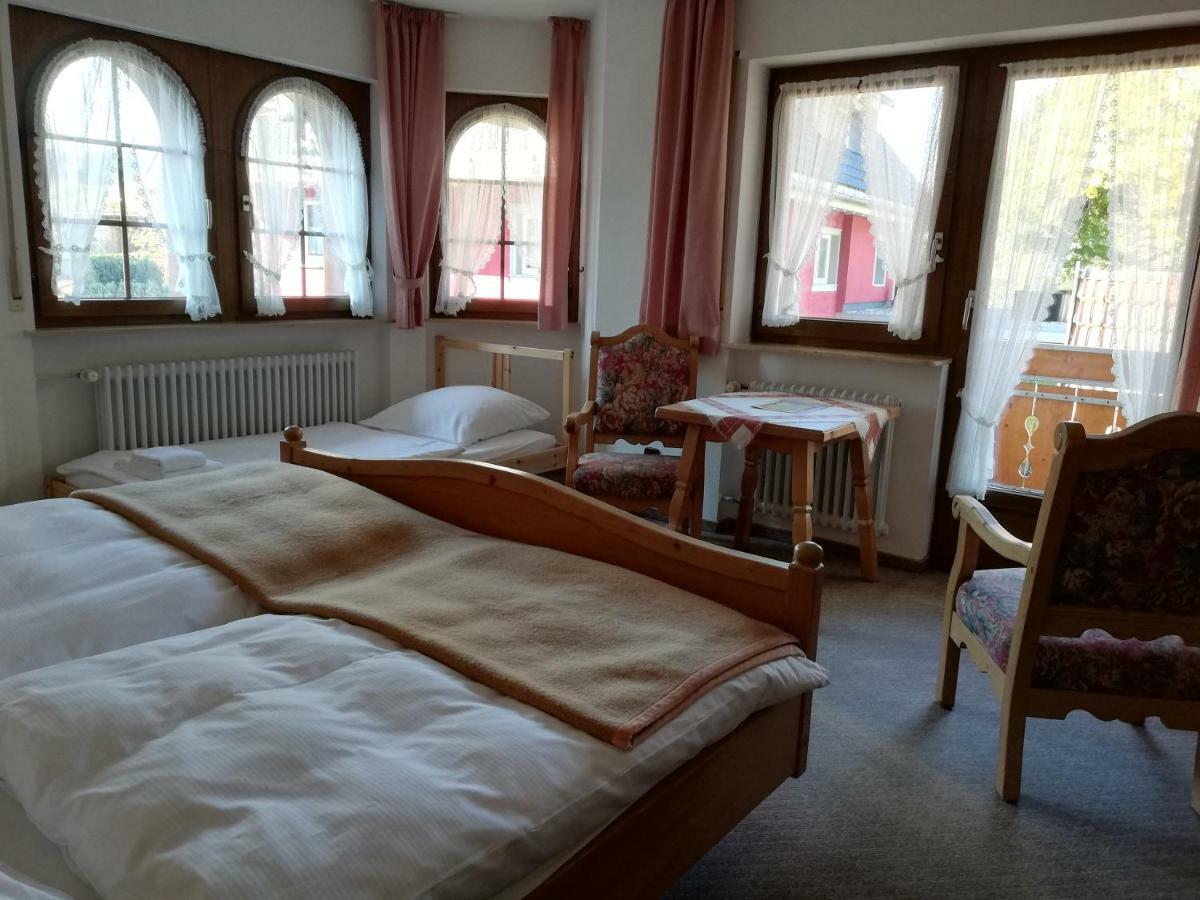 Gaestehaus Roessle Rötenbach Extérieur photo