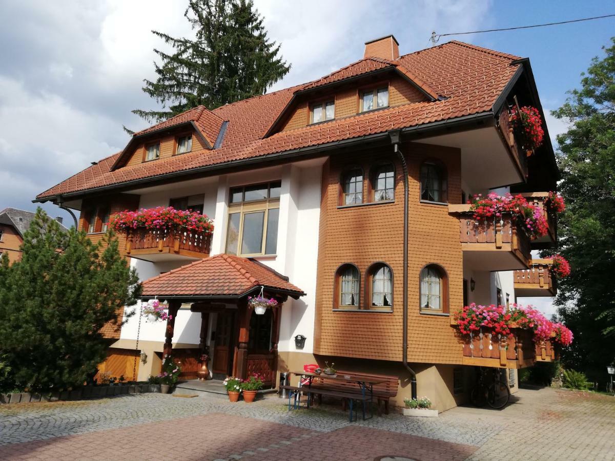 Gaestehaus Roessle Rötenbach Extérieur photo