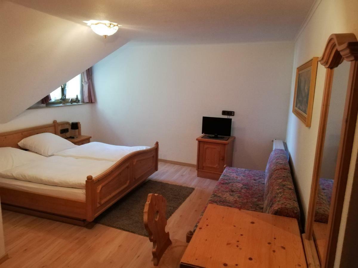 Gaestehaus Roessle Rötenbach Extérieur photo
